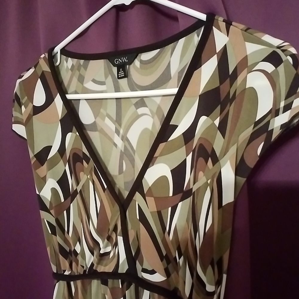 Dress - Picture 3 of 3